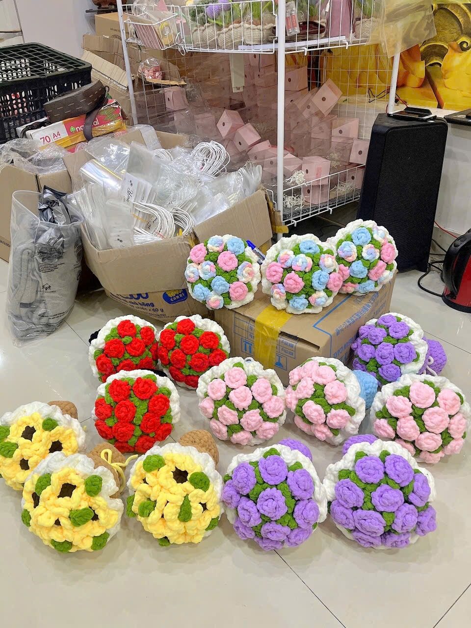 Bó hoa len lớn handmade ảnh thực tế màu đỏ hồng tím vàng và phối pastel