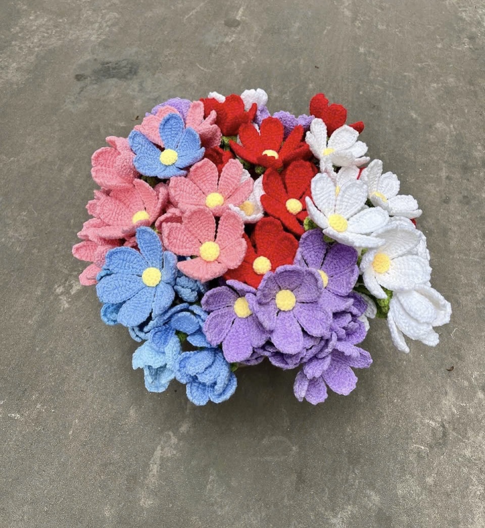 Hoa cúc Ba Tư len handmade phối nhiều màu nhìn từ trên